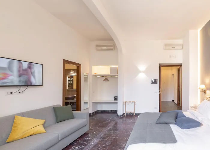 Konukevi Lombardia40 Luxury 4*