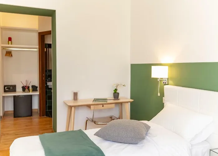 Konukevi Lombardia40 Luxury 4*